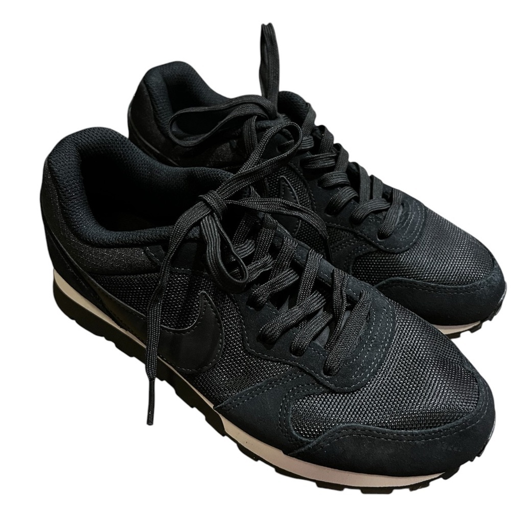 Nike Black Athletic Running Shoes with White Midsole
